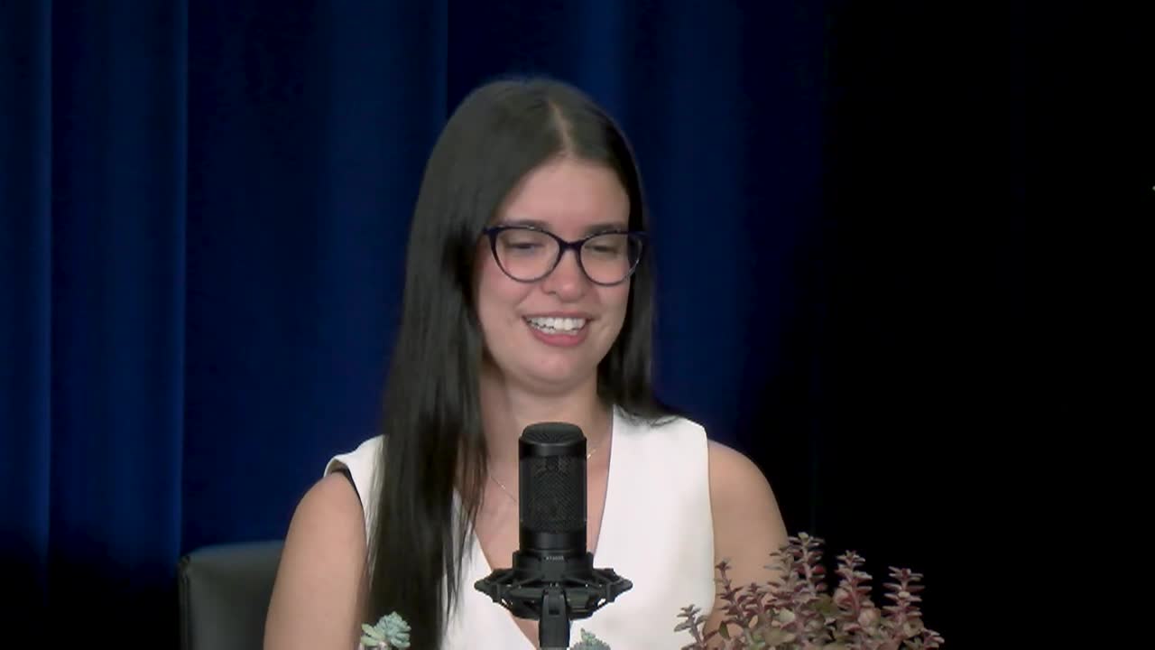 Thumbnail image for El Viaje - Guest: Aura González Roa